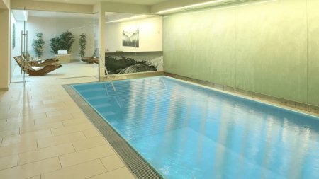 Chalet Valluga (Mountain Lodge)