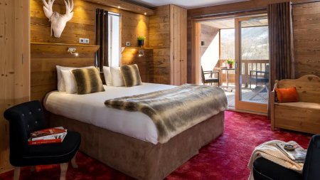 Hotel Ski Lodge