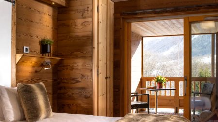 Hotel Ski Lodge