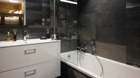 Hotel Ski Lodge