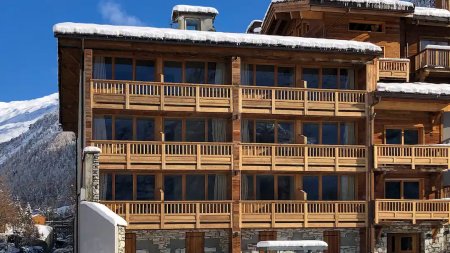 Hotel Ski Lodge